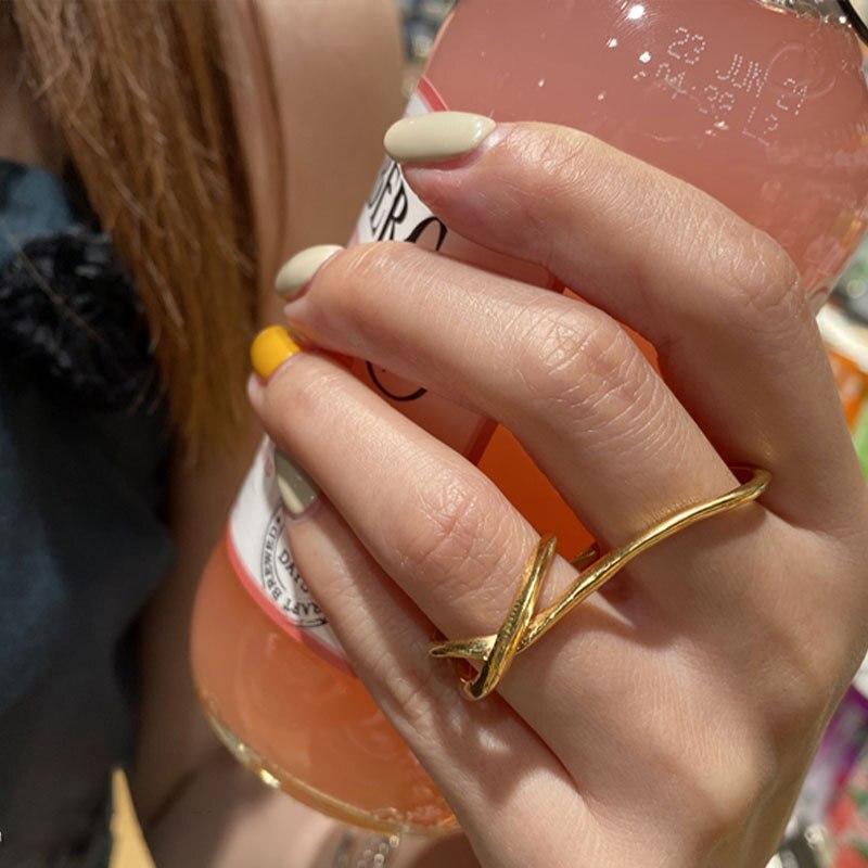 Two-Finger Connected Ring